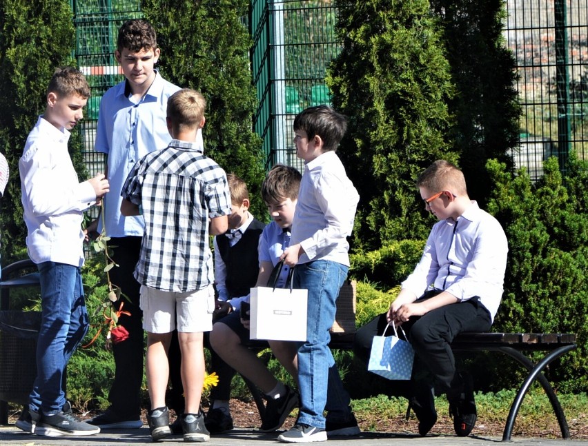 Malbork. Koniec roku szkolnego w SP 1. Dyrektor o bezpiecznych wakacjach: "Nie jesteście supermenami z siedmioma życiami do do dyspozycji"