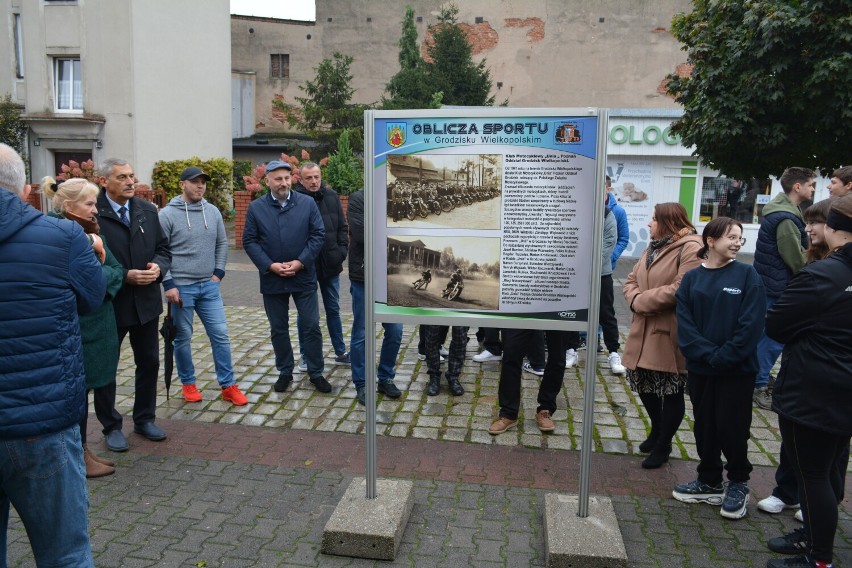 Na ulicy Szerokiej stanęła wystawa poświęcona historii sportu w Grodzisku Wielkopolskim