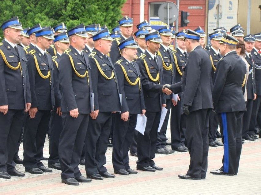 Oświęcim. Powiatowe obchody Dnia Strażaka przed Grobem Nieznanego Żołnierza. Były odznaczenia i awanse [ZDJĘCIA]