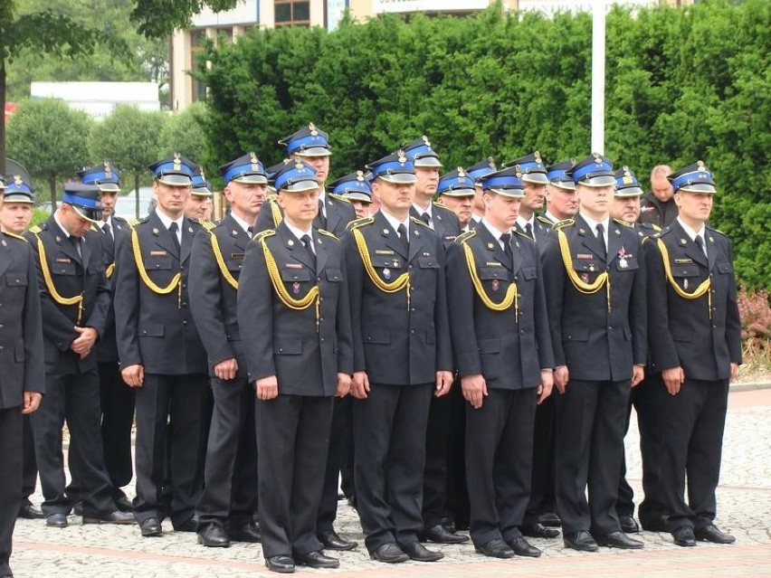 Oświęcim. Powiatowe obchody Dnia Strażaka przed Grobem Nieznanego Żołnierza. Były odznaczenia i awanse [ZDJĘCIA]