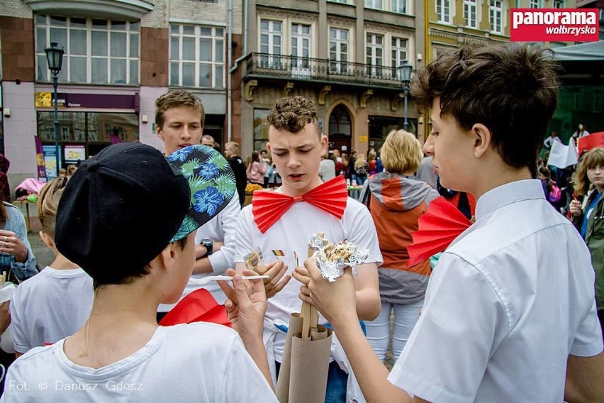 Wałbrzych: Piknik młodzieży szkolnej z okazji Dnia Europy [ZDJĘCIA I FILM]
