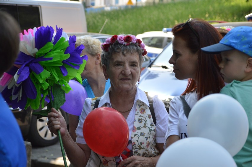 Bytów. Pierwsza Senioriada czyli Piknik Pokoleń. Burza pokrzyżowała zabawę (FOTO+VIDEO)