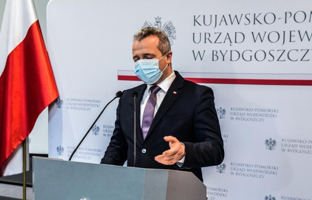 Mikołaj Bogdanowicz, wojewoda kujawsko-pomorski, przebywa w izolacji z powodu zakażenia koronawirusem.