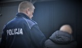 Tczewscy kryminalni zatrzymali dwóch 24-latków, którzy byli poszukiwani listami gończymi