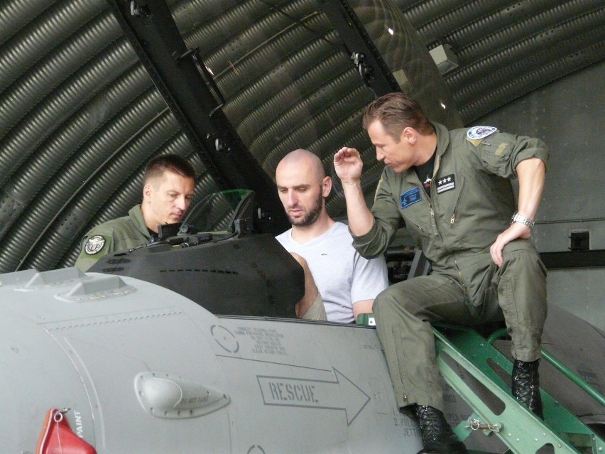 Marcin Gortat za sterami F-16