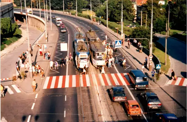 Trasa W-Z fotografowana z Placu Zamkowego. Koniec lat 90.