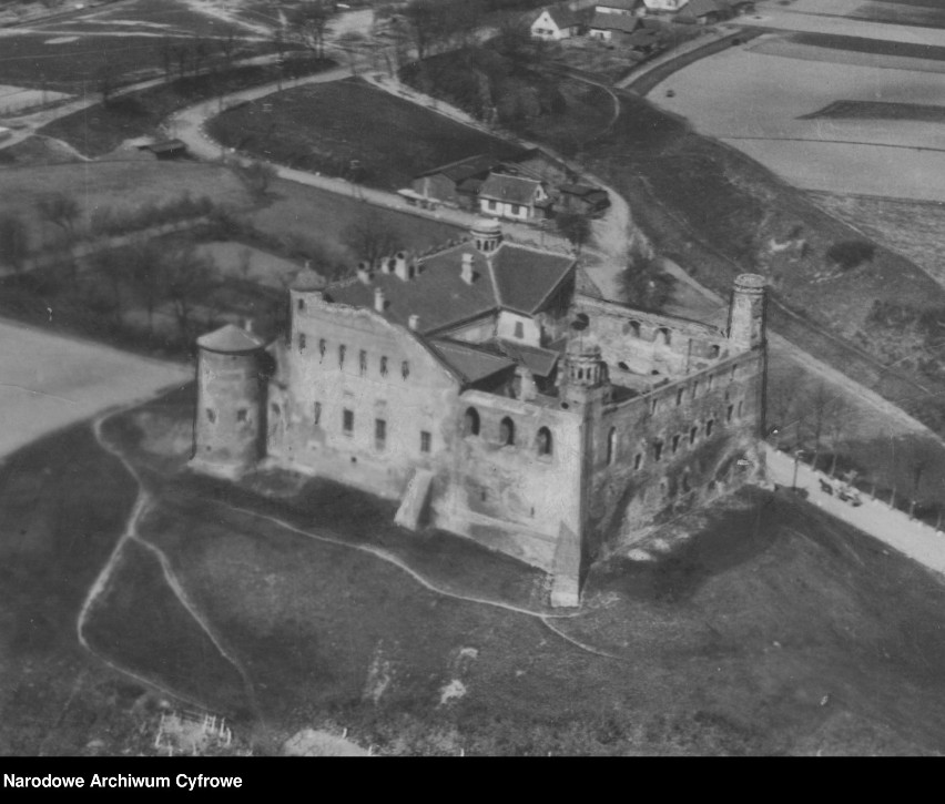 1918-39 - Widok z lotu ptaka ruin zamku krzyżackiego