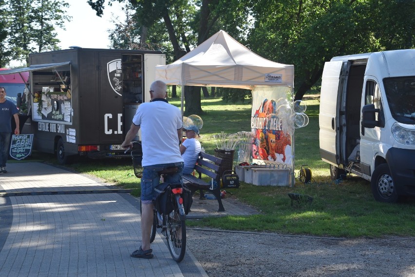 Festiwal Food Trucków: Mieszkańcy Grodziska Wielkopolskiego zbierają się w Parku Miejskim by spróbować smakołyków z całego świata!