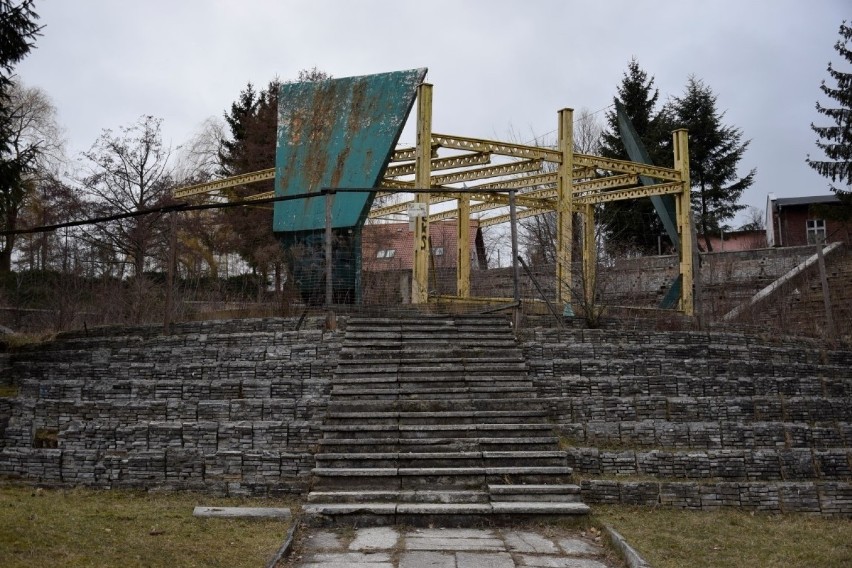 Amfiteatr w Parku Dolinka w Elblągu od blisko 4 lat jest...