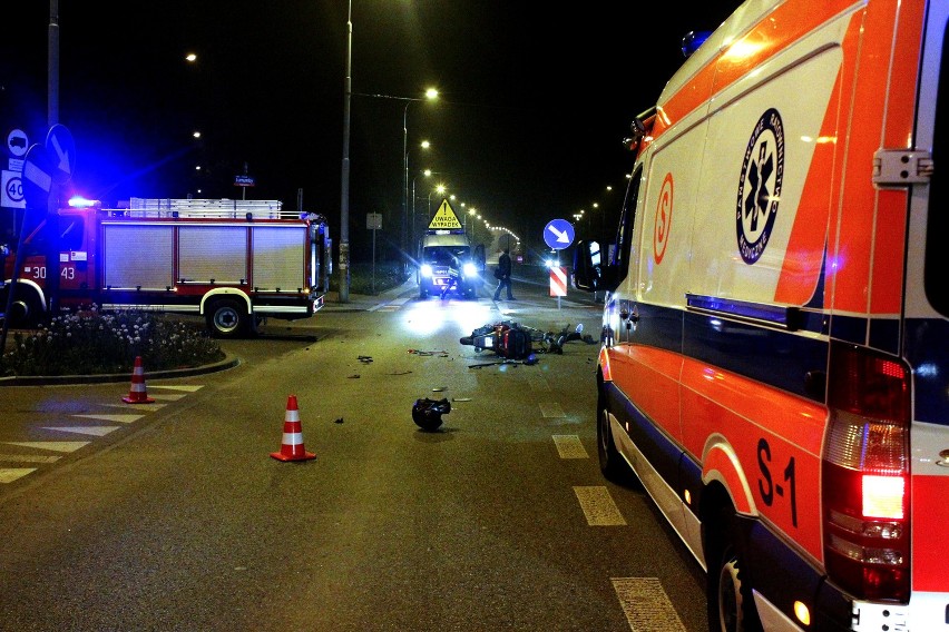 Wypadek na Pomorskiej w Łodzi. Bmw zderzył się ze skuterem [ZDJĘCIA]