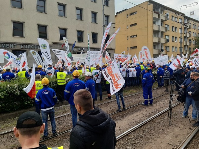 W centrum Wrocławia protest rozpoczęli górnicy z kopalni Turów