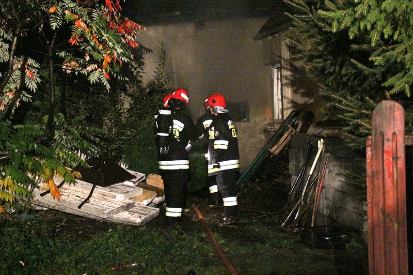 Groźny pożar w Bielsku-Białej. Nocna akcja strażaków