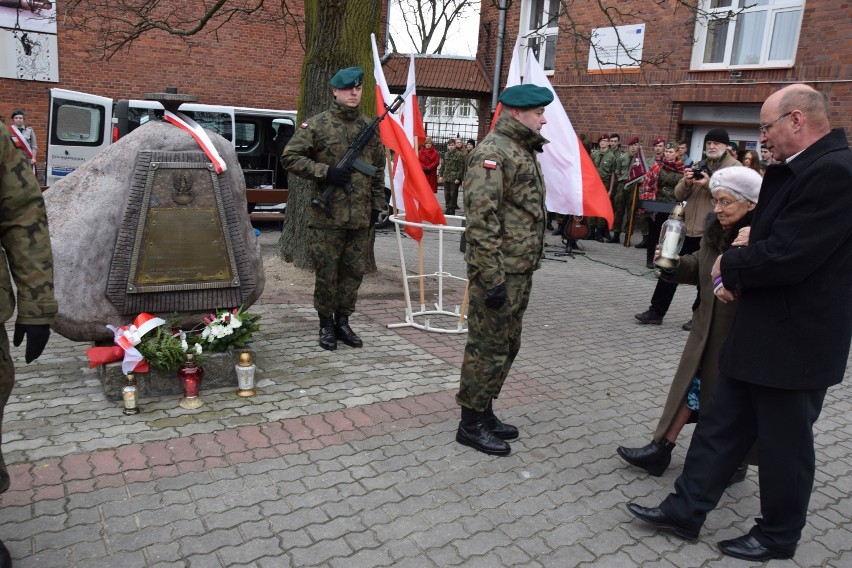 Ostatni żołnierz wyklęty ze Szczecinka ma tablicę [zdjęcia]