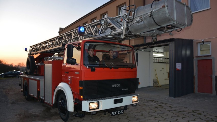 Nowy wóz strażacki dla OSP Strzałków