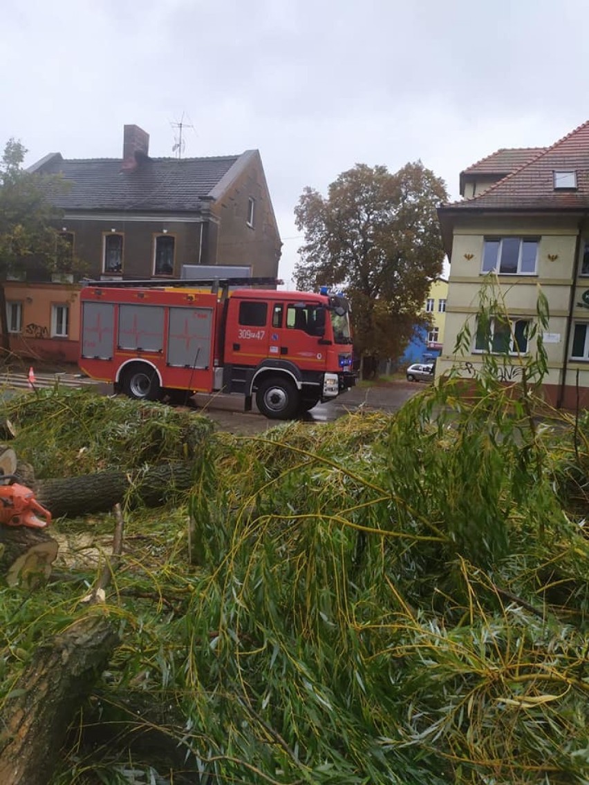 Ulewny deszcz i silny wiatr dały się we znaki również...