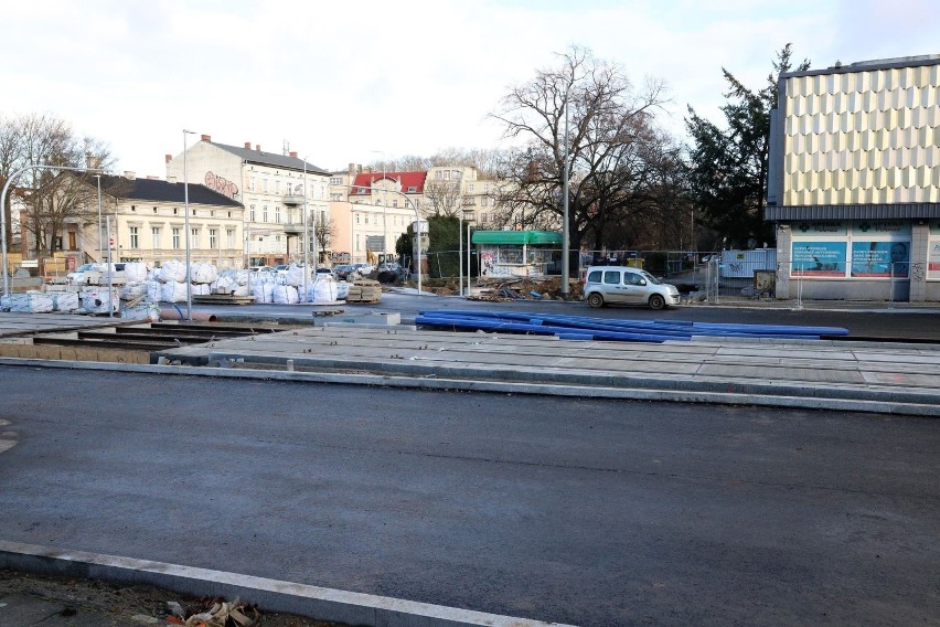 Przebudowa ulic Chrobrego i Mieszka I trwa już ponad półtora...