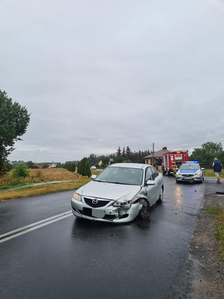  Zderzenie samochodów w Młynarach w gminie Margonin