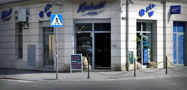 III miejsce  - Krakuski Cafe (1218 głosów)

Krakuski Cafe na Kazimierzu. Lokal na ul. Starowiślnej 52 zaprasza przede wszystkim na aromatyczną kawę, ale znajdziemy tutaj również bogaty wybór lodów.