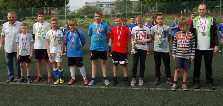 Turniej piłki nożnej chłopców z klas IV-VI w Śmiglu