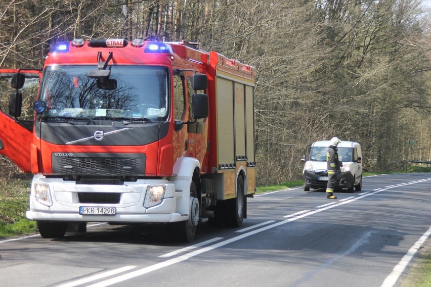 Zderzenie 3 samochodów na drodze Krotoszyn-Sulmierzyce [ZDJĘCIA]