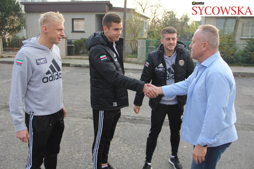 Piłkarze Śląska Wrocław przyjechali dziś do Sycowa