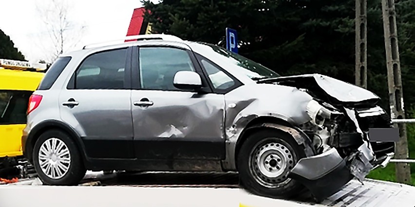 Dwa samochody osobowe zderzyły się na drodze w Jodłowniku
