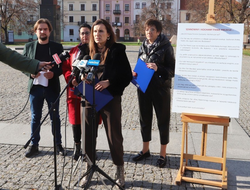 Radni Platformy Obywatelskiej (od prawej) Marta Michalska -...