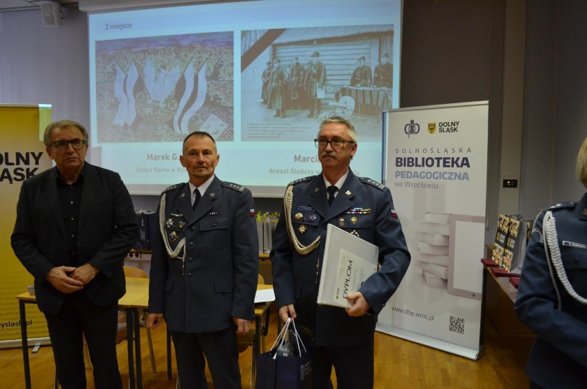Jedną z nagród głównych oraz wyróżnienie odebrał płk Wiesław...