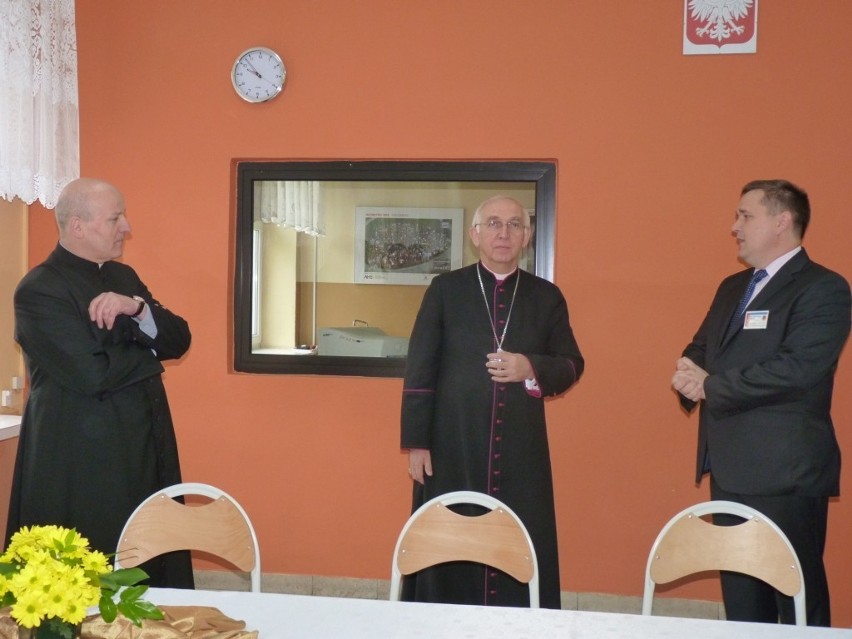 Ks. abp. dr Wacław Depo spotkał się z uczniami radomszczańskich szkół