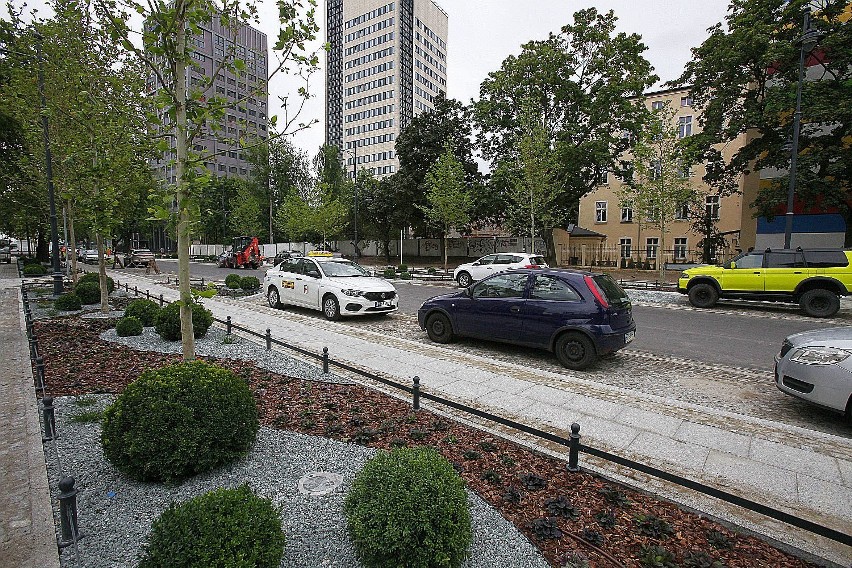 Kończy się remont Traugutta w Łodzi. Zobaczcie jak teraz wygląda ulica [ZDJĘCIA]