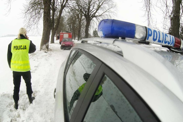 Policjanci z Wągrowca apelują o ostrożność na drodze w czasie zimy