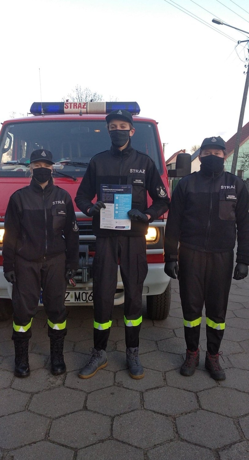 Powiat szamotulski. Koronawirus - policjanci kontrolują, strażacy roznoszą ulotki [ZDJĘCIA]