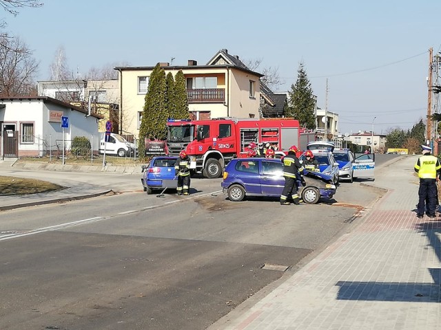 Volkswagen polo i seat ibiza zderzyły się na wysokości szpitala