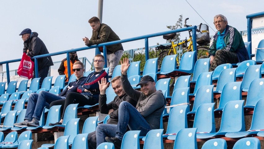 Błękitni Stargard grali bardzo ważny mecz w II lidze z Olimpią Elbląg. Kibice wrócili na trybuny