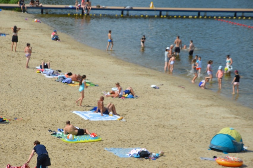 Plaża oraz kąpielisko nad skierniewickim zalewem są chętnie...