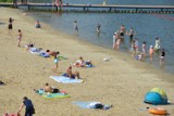 Pijana matka pomyliła dzieci na plaży w Skierniewicach. Nietrzeźwa matka smarowała kremem cudze dziecko 