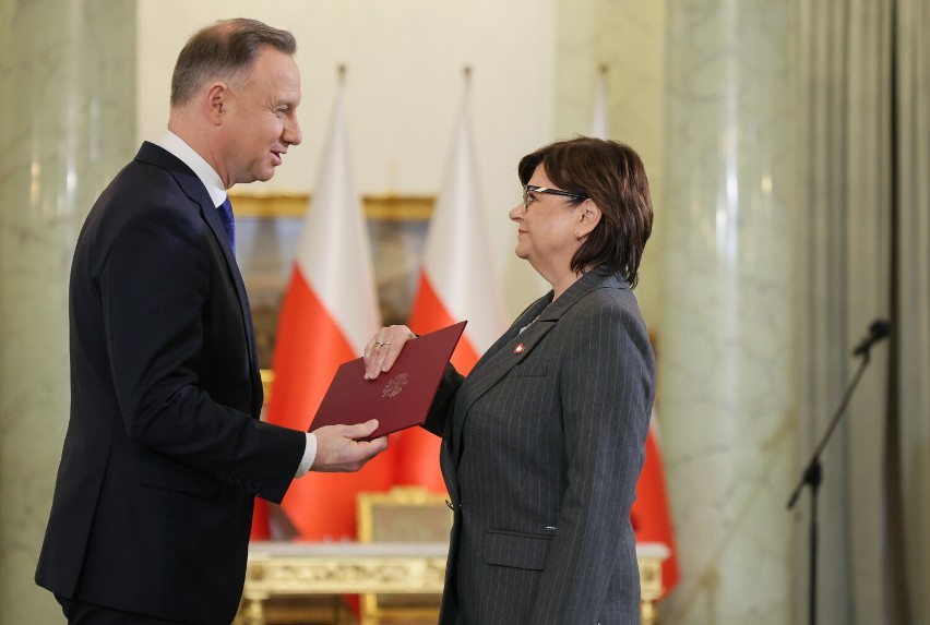 Nowa minister zdrowia. Izabela Leszczyna już zaprzysiężona. Kim jest szefowa resortu zdrowia z Częstochowy?