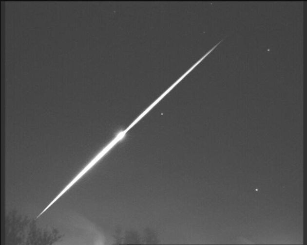 Bolid, czyli ogromny świetlisty meteor przeleciał nad Płockiem w środę rano.
