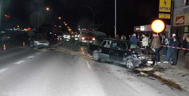 Sobota. Wypadek przy postoju taksówek