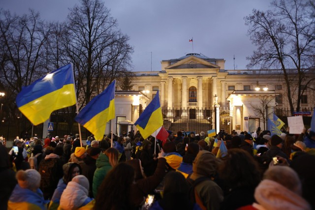 Ogromny protest w Warszawie. Ulicami stolicy przeszedł marsz solidarności z Ukrainą
