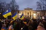 Protest pod ambasadą Rosji w Warszawie. Ulicami stolicy przeszedł marsz solidarności z Ukrainą. "Nie możemy zapominać, że wojna wciąż trwa"