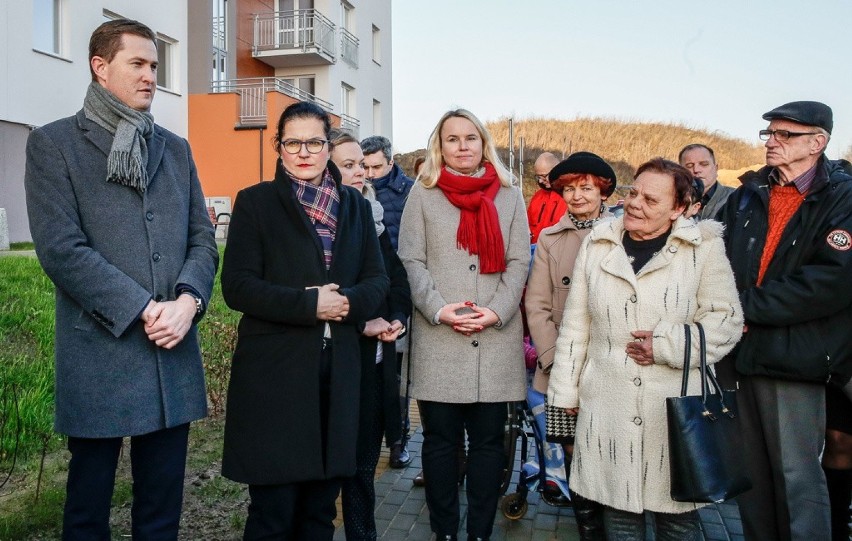 55 nowych mieszkań na Piotrkowskiej. Klucze lokatorom TBS wręczała prezydent Aleksandra Dulkiewicz