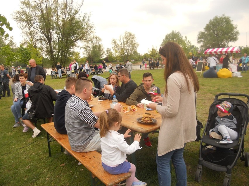 Trzy dni w Wodnym Świecie stacjonowały restauracje na...