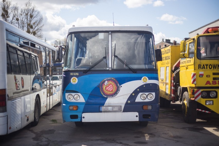 Autobus PKS Słupsk wylicytowany na WOŚP pojechał do Lęborka [ZDJĘCIA, WIDEO]