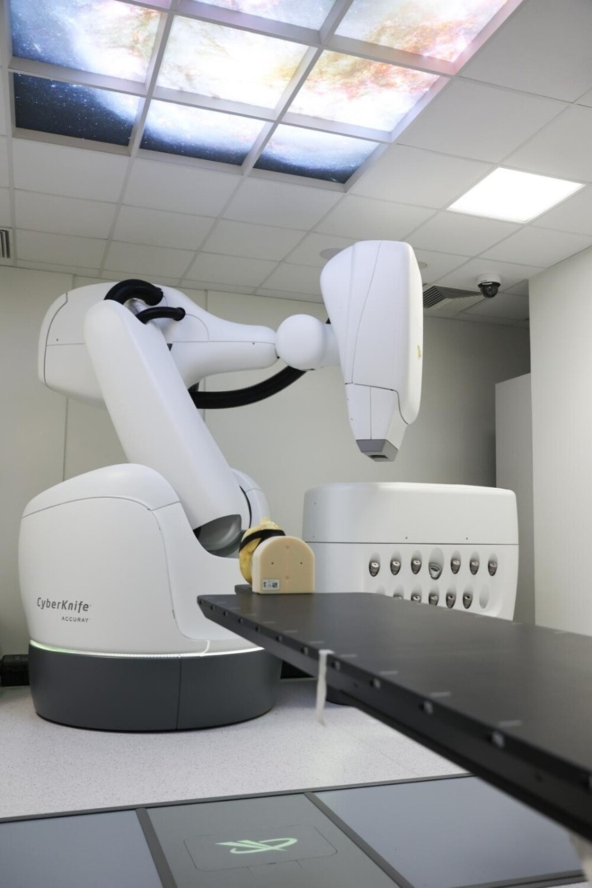 CyberKnife warty miliony robota do walki z rakiem w Szpitalu...