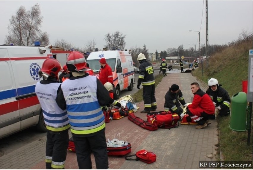 Ćwiczenia służb ratowniczych w Kościerzynie. Symulacja wypadku: 13 osób rannych, jedna nie żyje