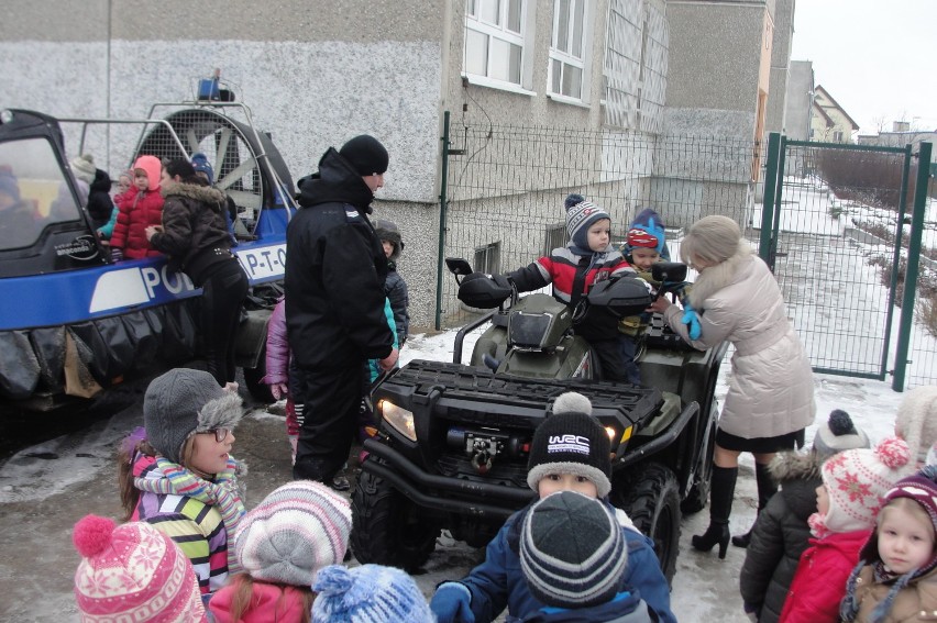 Policjanci z Olsztyna spotkali się z przedszkolakami