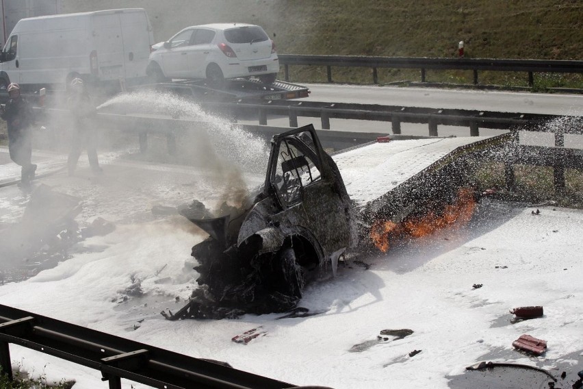 Koniec z utrudnianiem akcji ratunkowych na autostradach. "Korytarz życia" będzie obowiązkowy [ZDJĘCIA] 