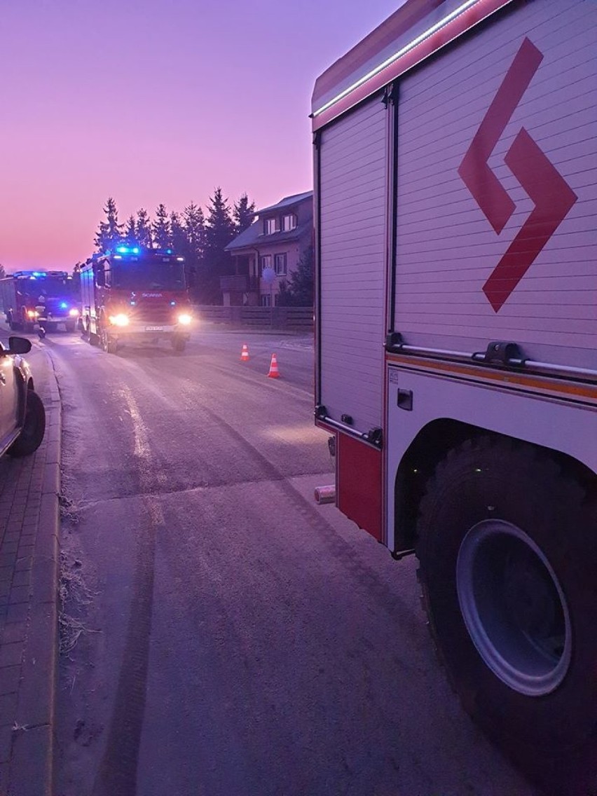 Wypadek w Krzywanicach, 1 osoba ranna. Kierowca jechał za szybko