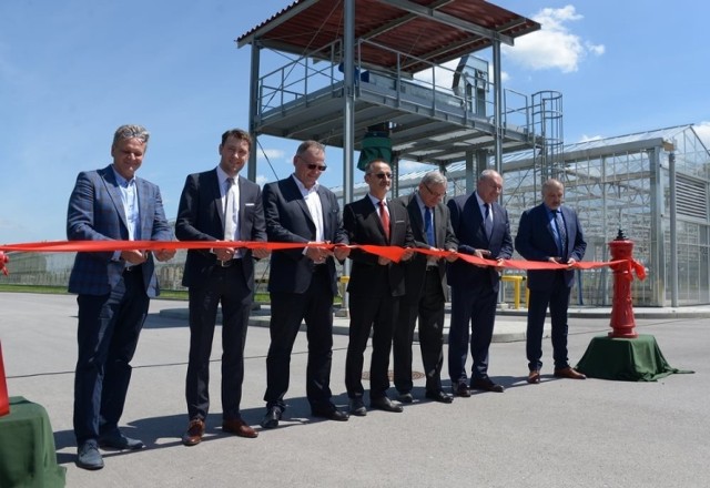 Symboliczne przecięcie wstęgi w rozbudowanej i zmodernizowanej oczyszczalni ścieków w Bochni, 15.06.2021